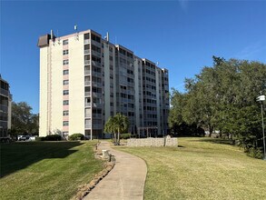 3575 Brokenwoods Dr in Coral Springs, FL - Foto de edificio - Building Photo