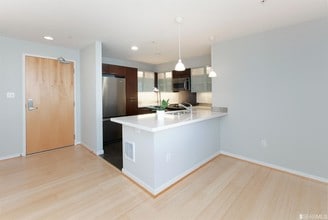 3208 Pierce St-Unit -204 in San Francisco, CA - Building Photo - Building Photo