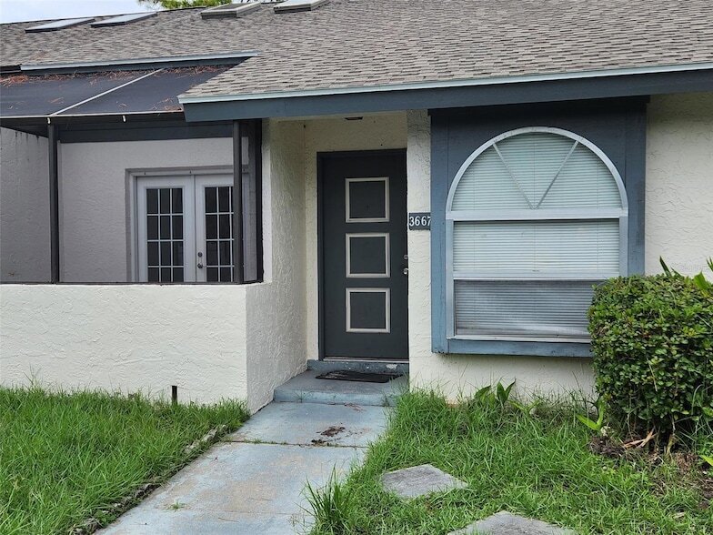 3667 Cuernavaca Ct, Unit 1811 in Largo, FL - Building Photo