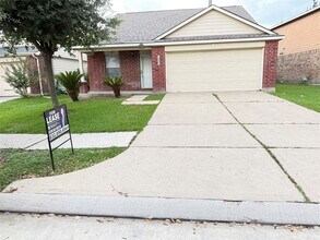 10322 Ravenwood View Ln in Houston, TX - Building Photo - Building Photo