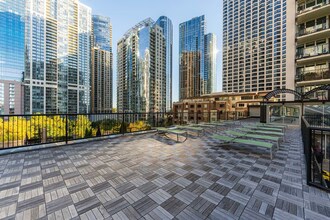 400 E Randolph St, Unit 1616 in Chicago, IL - Foto de edificio - Building Photo