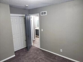 616 E Hackley Ave in Des Moines, IA - Foto de edificio - Building Photo