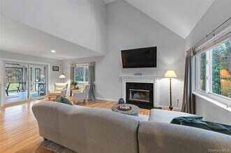 9 N Quarter Rd in Westhampton, NY - Building Photo - Building Photo