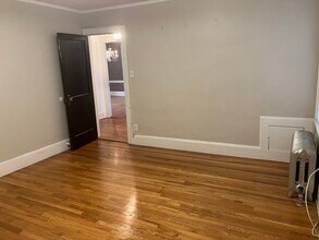 93 Hillside Rd, Unit 2 in Watertown, MA - Building Photo - Building Photo
