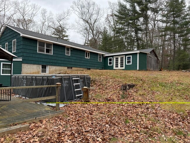 39 Navratil Rd in Willington, CT - Building Photo - Building Photo