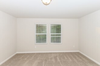 1613 Pauli Dr in Macon, GA - Foto de edificio - Building Photo