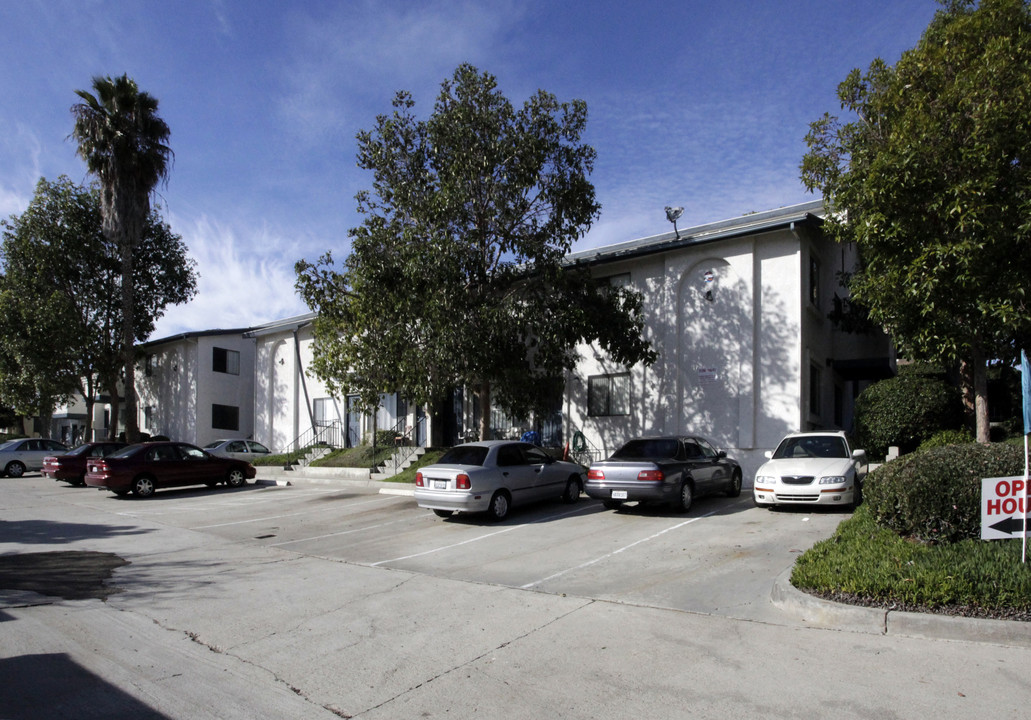 5845-5865 Lauretta St in San Diego, CA - Building Photo