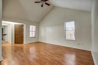 1000 Milford Way in Austin, TX - Building Photo - Building Photo