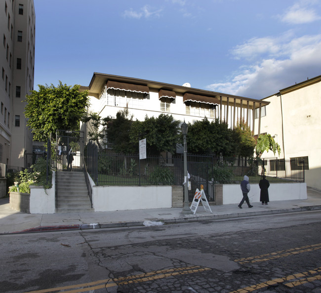 Villa Victoria Apartments in Los Angeles, CA - Building Photo - Building Photo