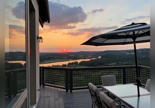 5924 Lookout Mountain Dr in Austin, TX - Building Photo - Building Photo