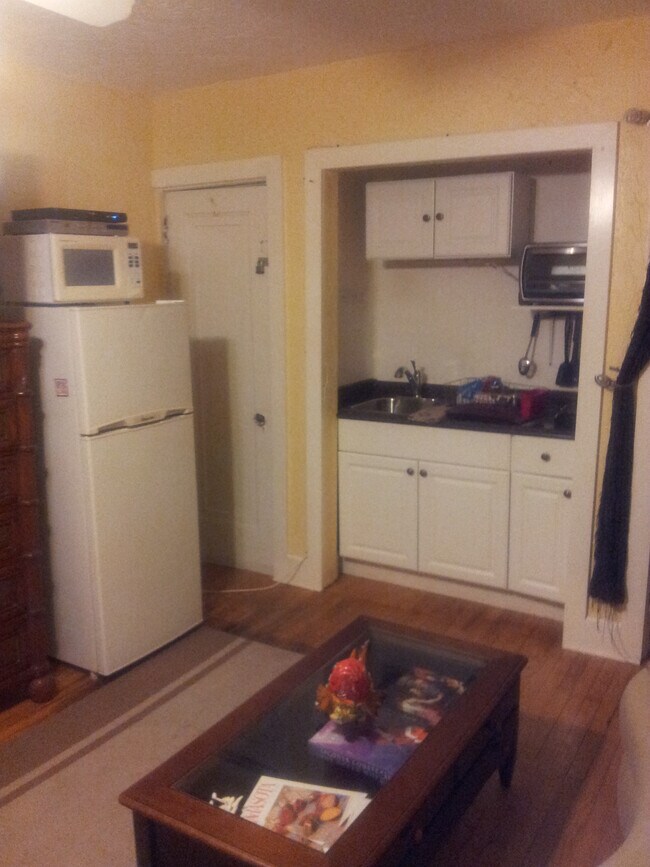 322 Buena Vista Ave, Unit B-upstairs in Sarasota, FL - Foto de edificio - Building Photo
