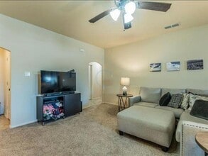 108 Halifax Cir in Palmer, TX - Building Photo - Building Photo