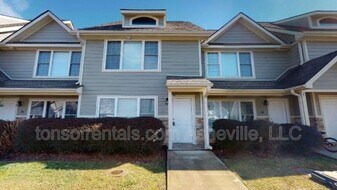 98 Rotunda Cir in Asheville, NC - Building Photo