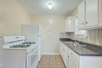 5220 Chapman St photo'