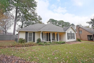325 Mockingbird Ln in Madison, MS - Building Photo