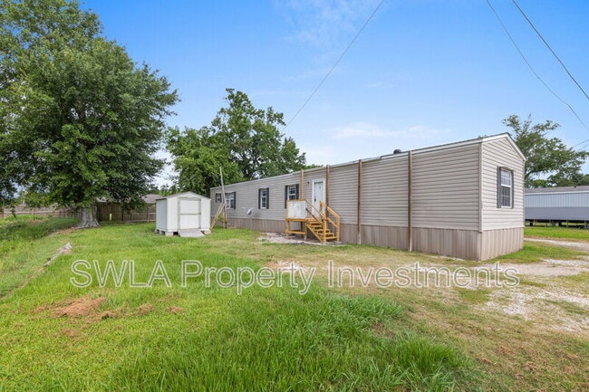 property at 2141 Country Club Rd