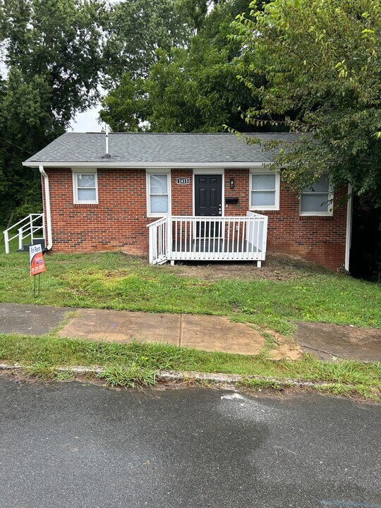 1413 21st St in Winston-Salem, NC - Building Photo