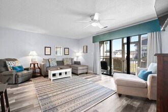 1860 Auburn Ln in Surfside Beach, SC - Building Photo - Building Photo