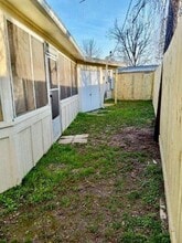 203 Birch St in Lake Jackson, TX - Building Photo - Building Photo
