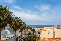 Ocean Avenue Apartments in Santa Monica, CA - Building Photo - Building Photo