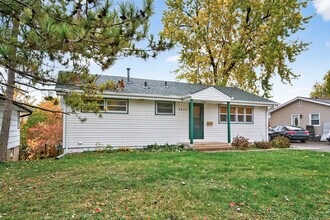 3953 Arthur St NE in Minneapolis, MN - Building Photo - Building Photo