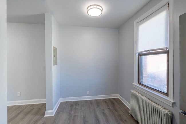 2020 Shepherd St NE in Washington, DC - Foto de edificio - Interior Photo