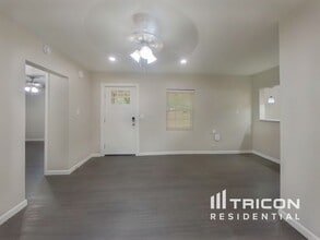 4223 Dinglewood Ave in Charlotte, NC - Foto de edificio - Building Photo