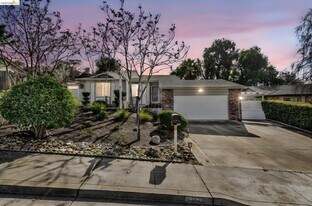 909 Halite Way in Antioch, CA - Building Photo