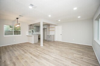 1941 Heights Dr in Katy, TX - Building Photo - Building Photo