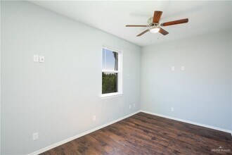 21 S Cynthia St in McAllen, TX - Building Photo - Building Photo