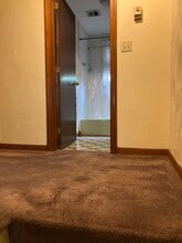 12 Grafton St, Unit 12 in Lowell, MA - Foto de edificio - Building Photo