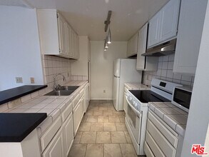 222 S Central Ave in Los Angeles, CA - Building Photo - Building Photo