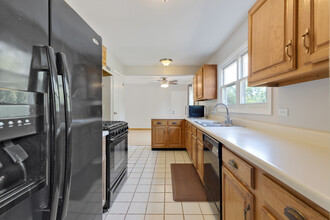 1719 Butler Ct in Naperville, IL - Building Photo - Building Photo