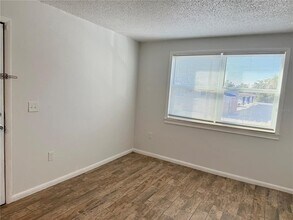 9013 Westchester Cir in Tampa, FL - Building Photo - Building Photo