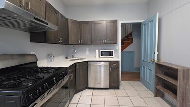 23 Sherman Pl in Jersey City, NJ - Building Photo - Building Photo