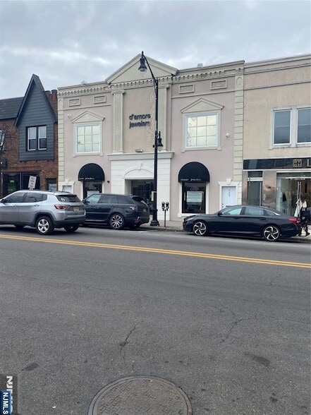 property at 733 Anderson Ave