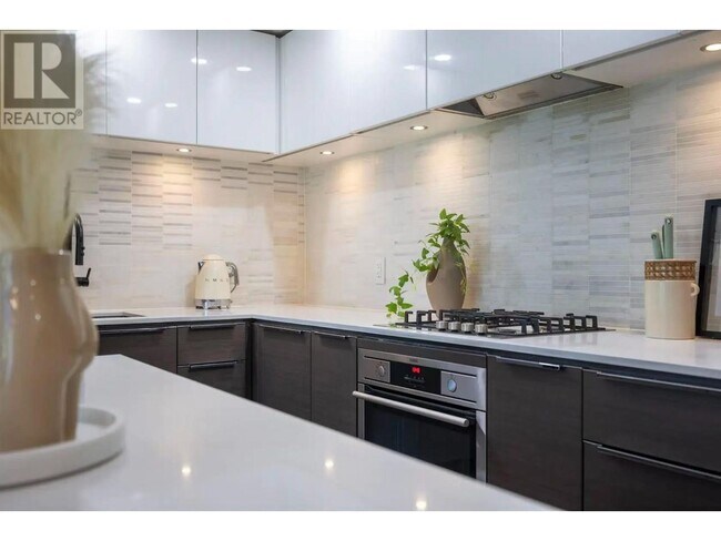 5233-5233 Gilbert Rd. in Richmond, BC - Building Photo - Building Photo