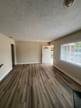 6025 McMahon Dr in Sacramento, CA - Building Photo - Building Photo