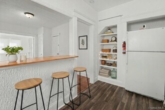 7 S Atlantic St in Bay Shore, NY - Building Photo - Building Photo