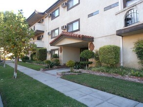 1920 Peyton Ave in Burbank, CA - Building Photo - Building Photo