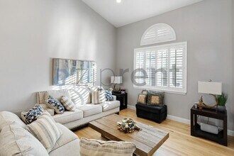 9420 Greenham Cir in Las Vegas, NV - Building Photo - Building Photo