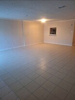 2133 Shiveley Cir in Houston, TX - Building Photo