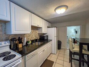 79 Chestnut St, Unit 1 in Brookline, MA - Building Photo - Building Photo