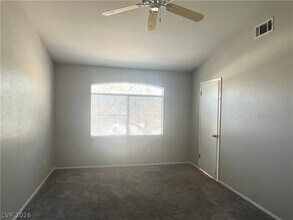 5415 W Harmon Ave in Las Vegas, NV - Building Photo - Building Photo