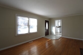 5337 Juniper Dr in Roeland Park, KS - Building Photo - Building Photo