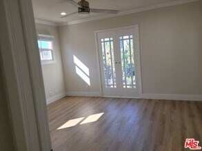 1180 S Bronson Ave in Los Angeles, CA - Building Photo - Building Photo