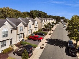 499 Upland St in Pottstown, PA - Building Photo