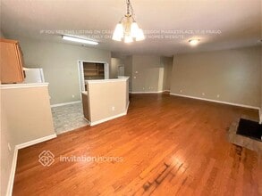 102 Brookview Ct in Dallas, GA - Foto de edificio - Building Photo