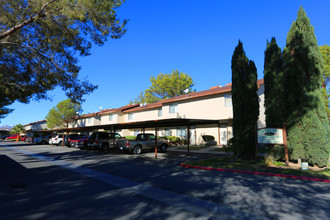 Gateway Villa Apartments in Ridgecrest, CA - Building Photo - Building Photo