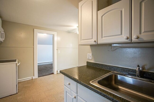15 Vernon St in Holyoke, MA - Building Photo - Building Photo
